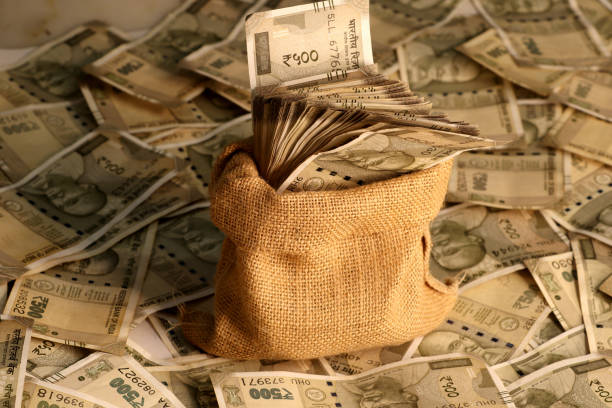 ১ লক্ষ টাকা বেতন? যেভাবে খুব দ্রুত ১ কোটি টাকা জমাবেন